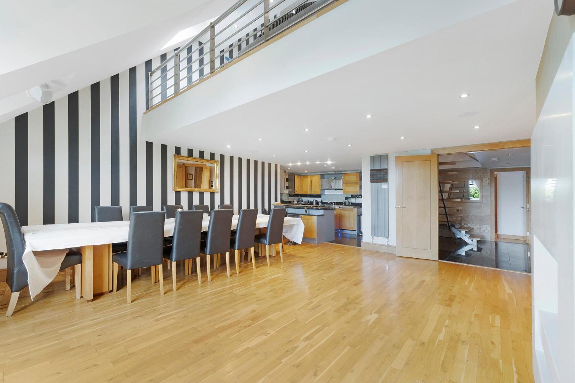 New! 4br In Parkfield Road